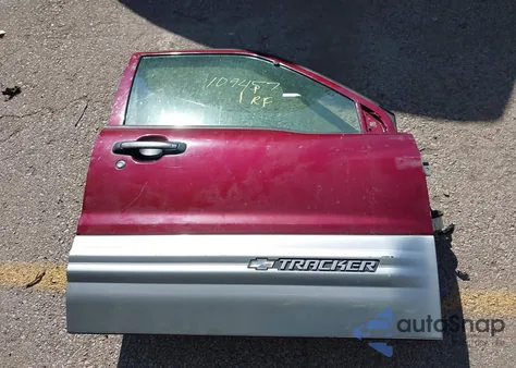 2003 Chevrolet Tracker Hard Top Base z USA, uszkodzony, nr VIN 2CNBJ13C036905492